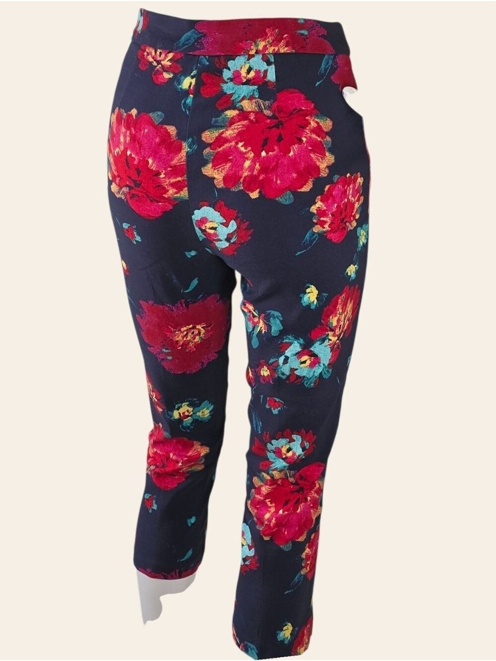 Tribal Floral Pull-On Capri Pants NWT Size 6 Stretch Navy Resort Travel Summer - Picture 3 of 11